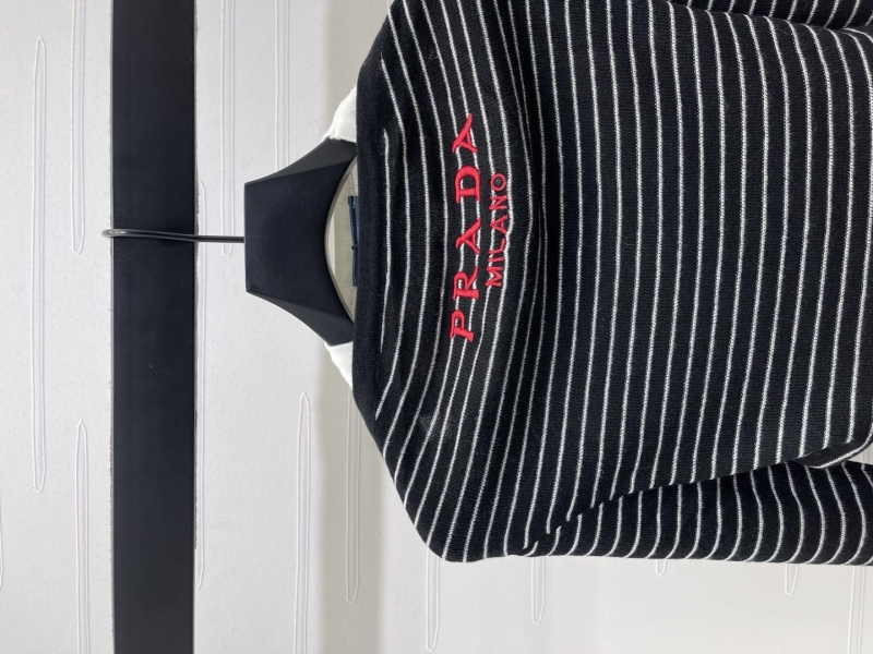 Pra*a sweaters